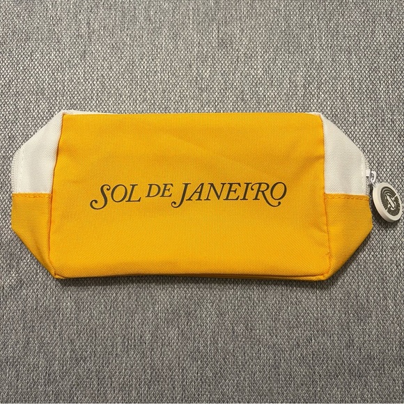 Sol de Janeiro Handbags - ♡ 5/$25 Sol de Janeiro Makeup Bag